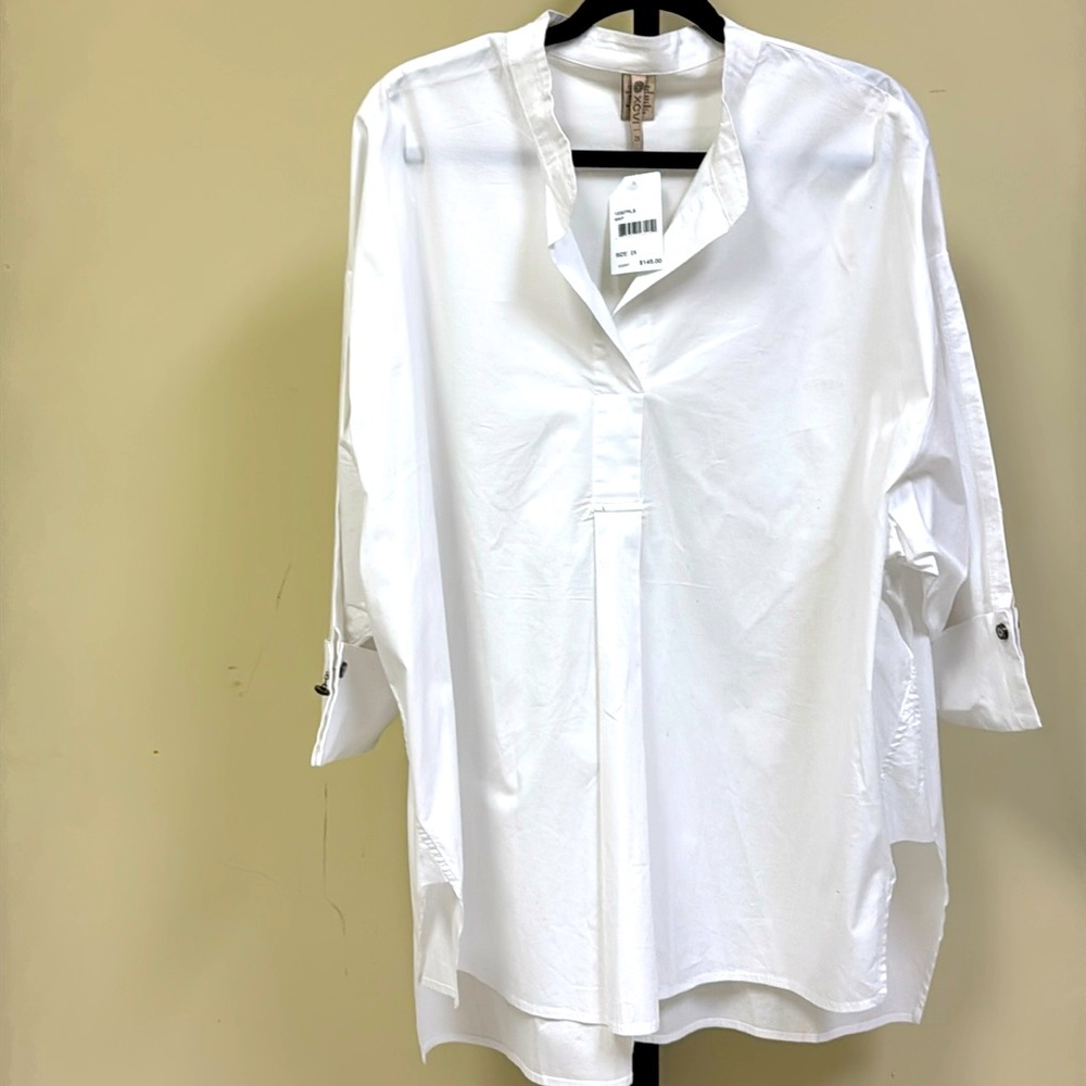 XCVI plus size white shirt/tunic top.